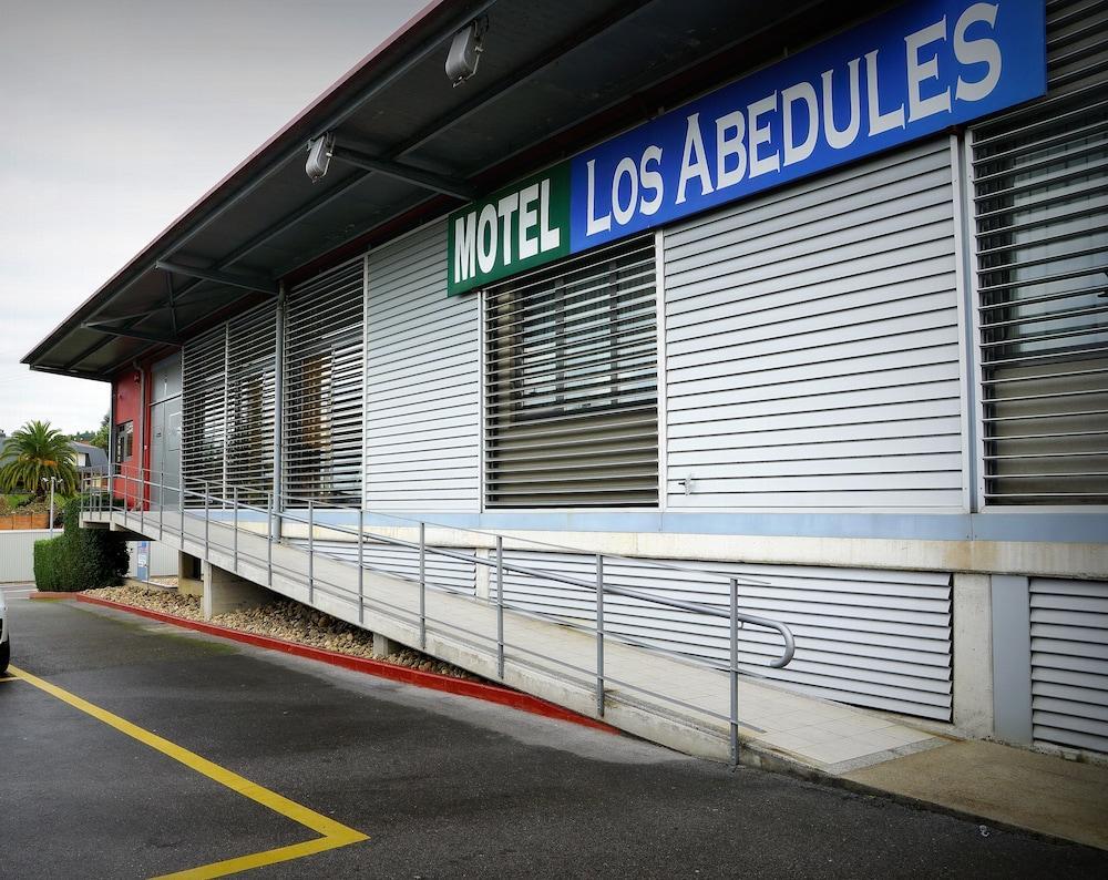 Motel Los Abedules Oviedo Zewnętrze zdjęcie