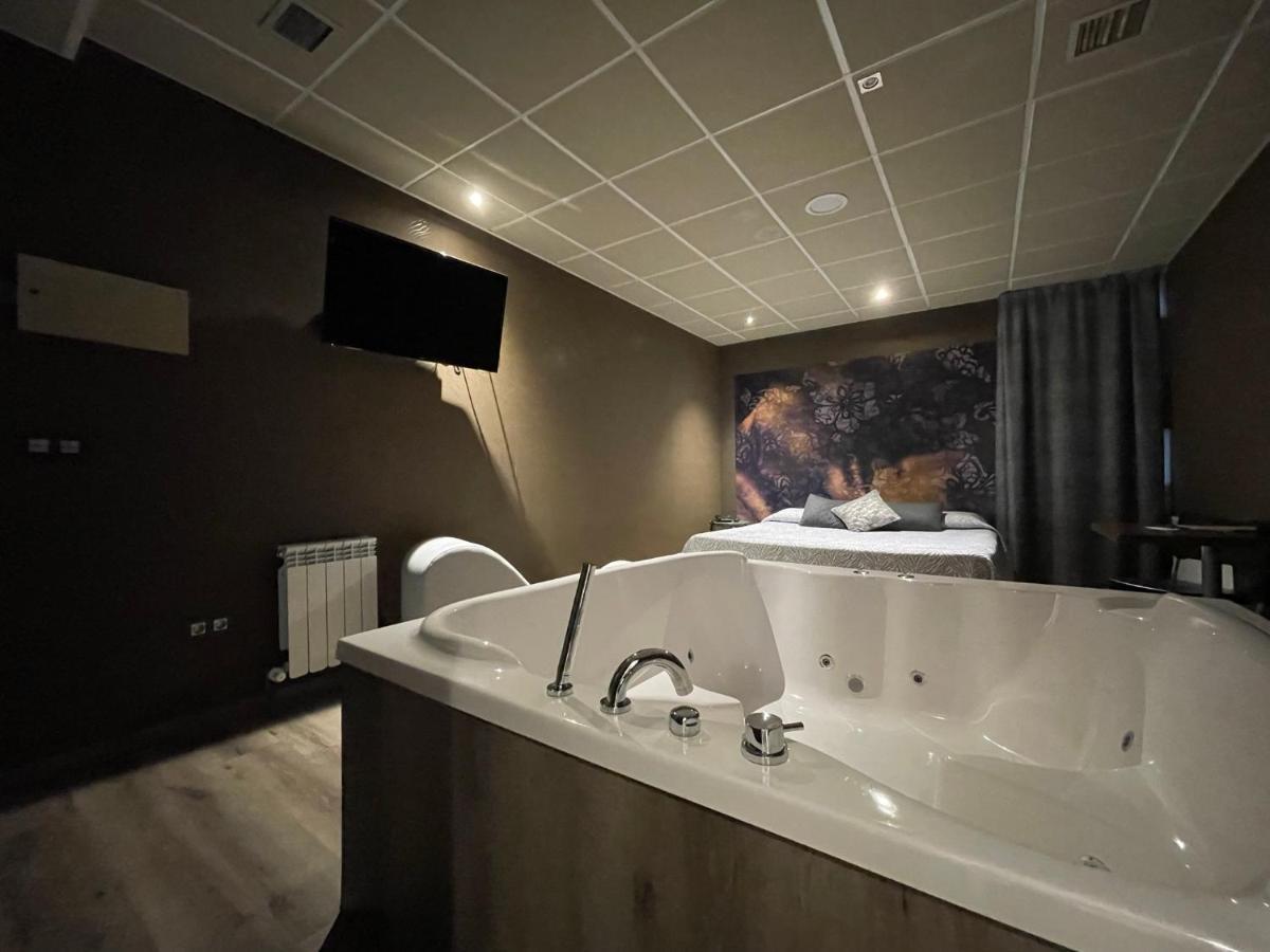 Motel Los Abedules Oviedo Zewnętrze zdjęcie