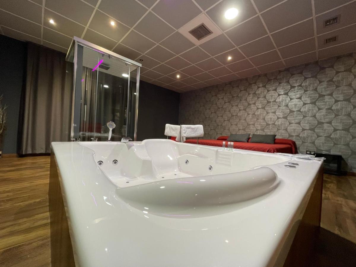 Motel Los Abedules Oviedo Zewnętrze zdjęcie