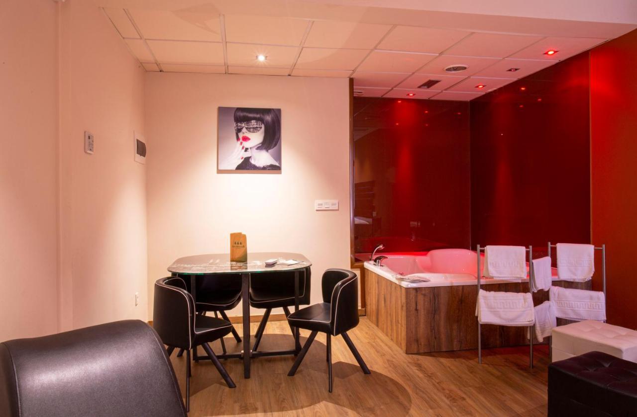 Motel Los Abedules Oviedo Zewnętrze zdjęcie