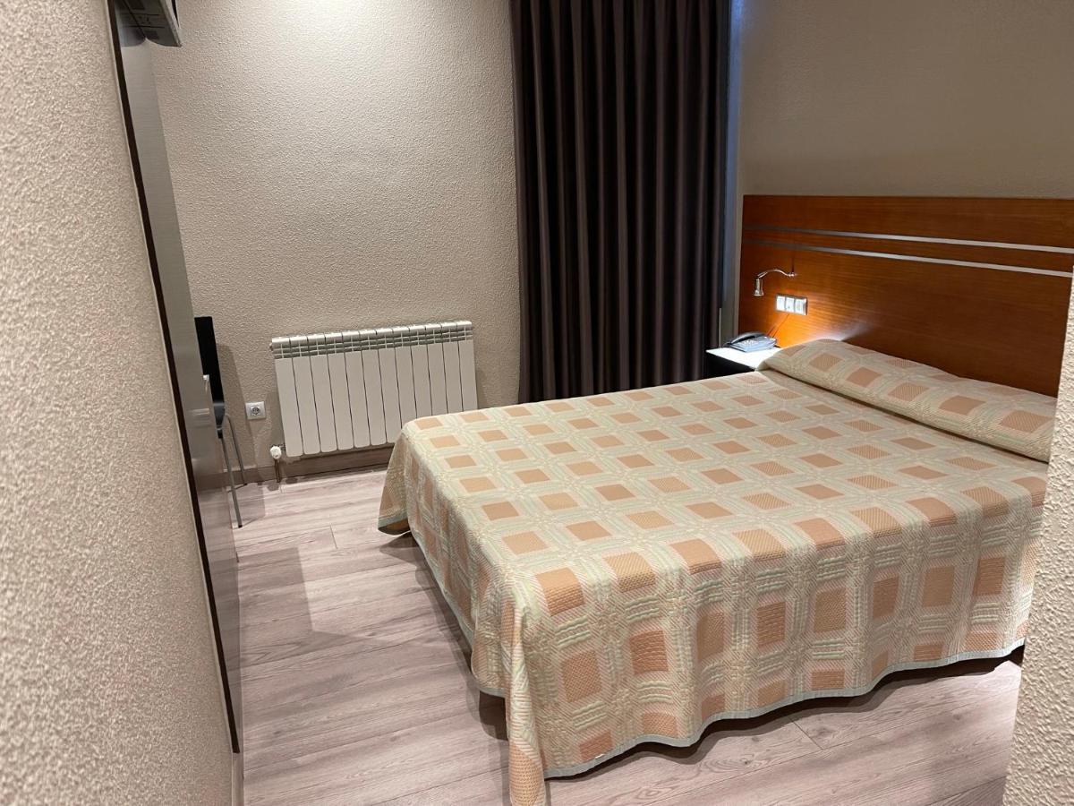Motel Los Abedules Oviedo Zewnętrze zdjęcie