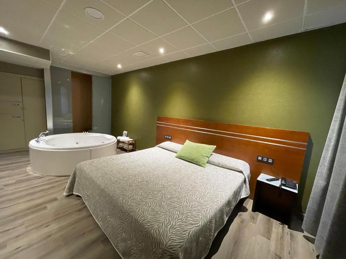 Motel Los Abedules Oviedo Zewnętrze zdjęcie