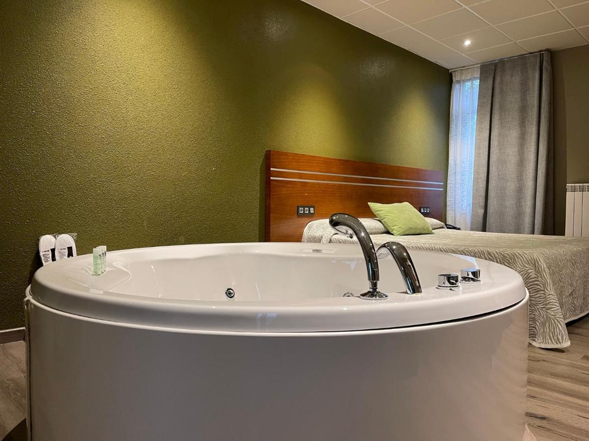 Motel Los Abedules Oviedo Zewnętrze zdjęcie