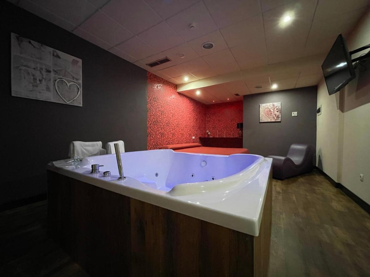 Motel Los Abedules Oviedo Zewnętrze zdjęcie