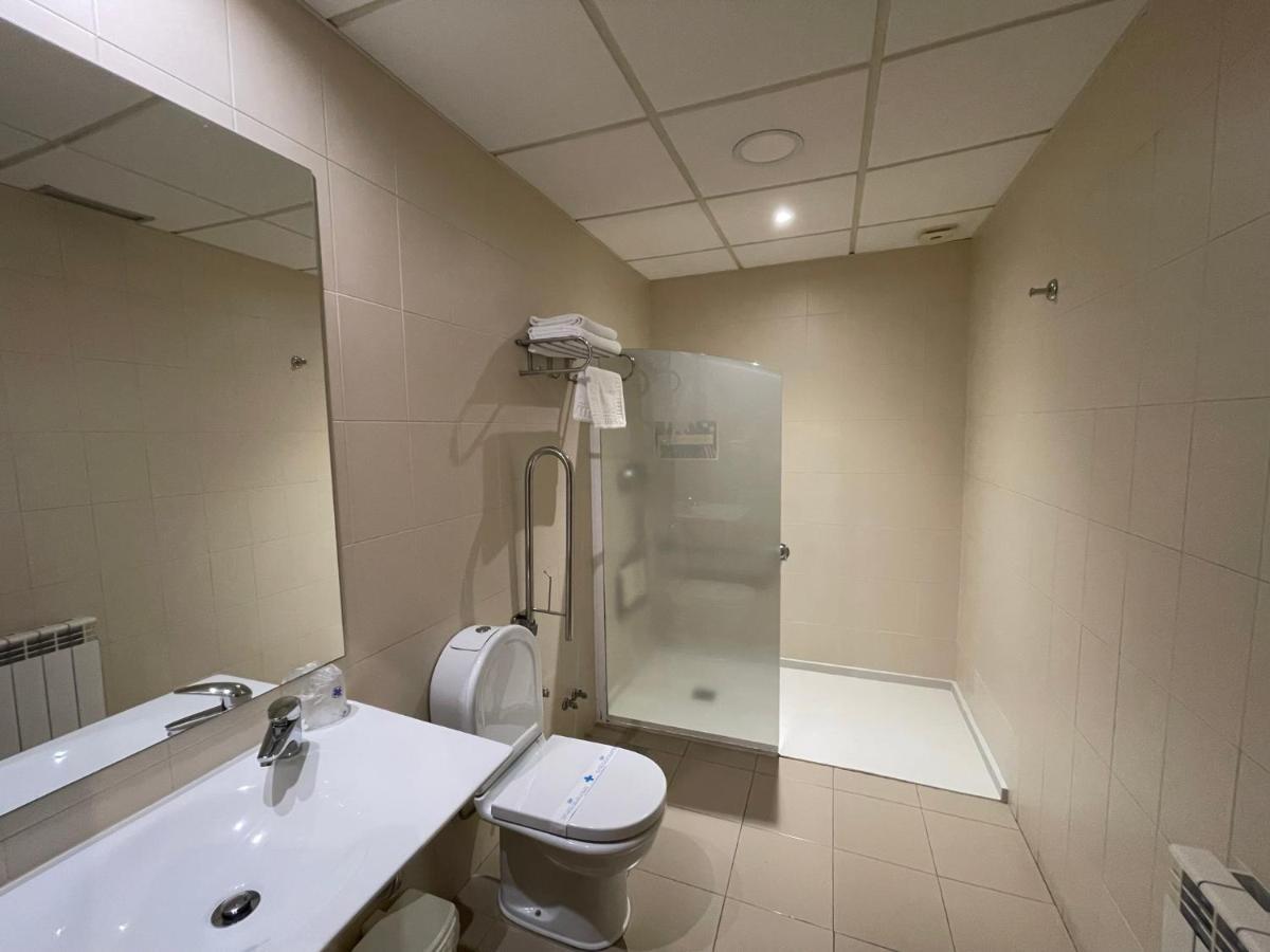 Motel Los Abedules Oviedo Zewnętrze zdjęcie