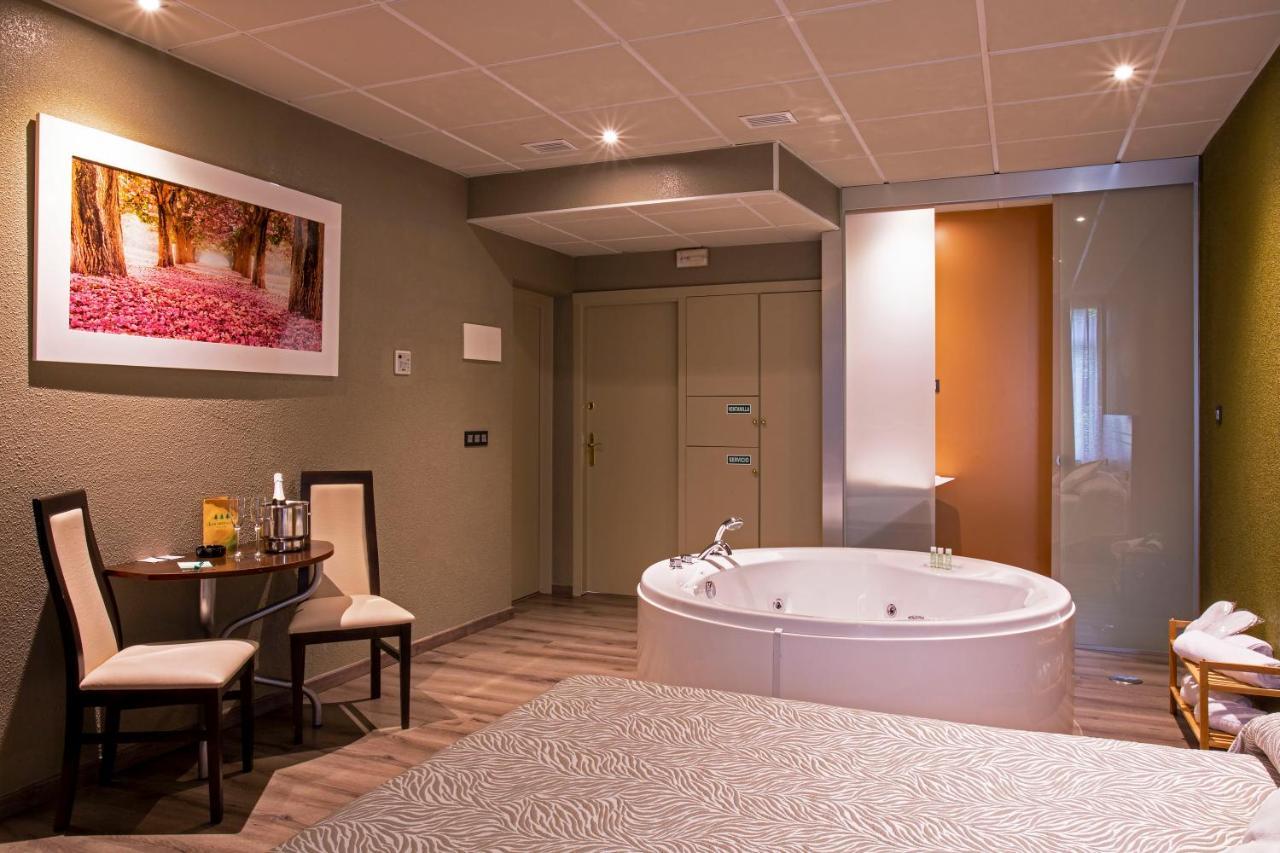 Motel Los Abedules Oviedo Zewnętrze zdjęcie