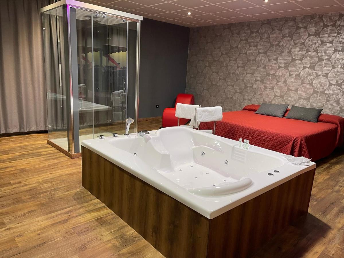 Motel Los Abedules Oviedo Zewnętrze zdjęcie
