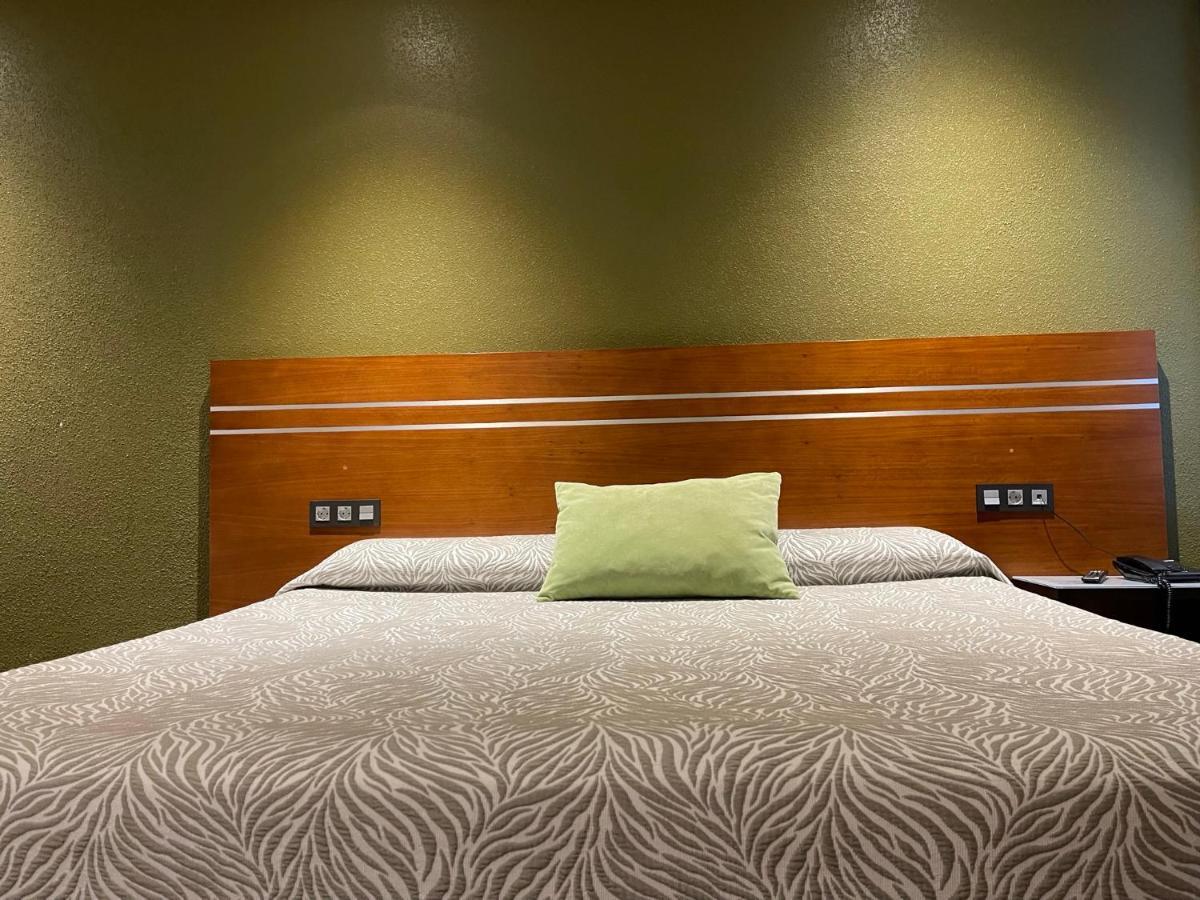 Motel Los Abedules Oviedo Zewnętrze zdjęcie