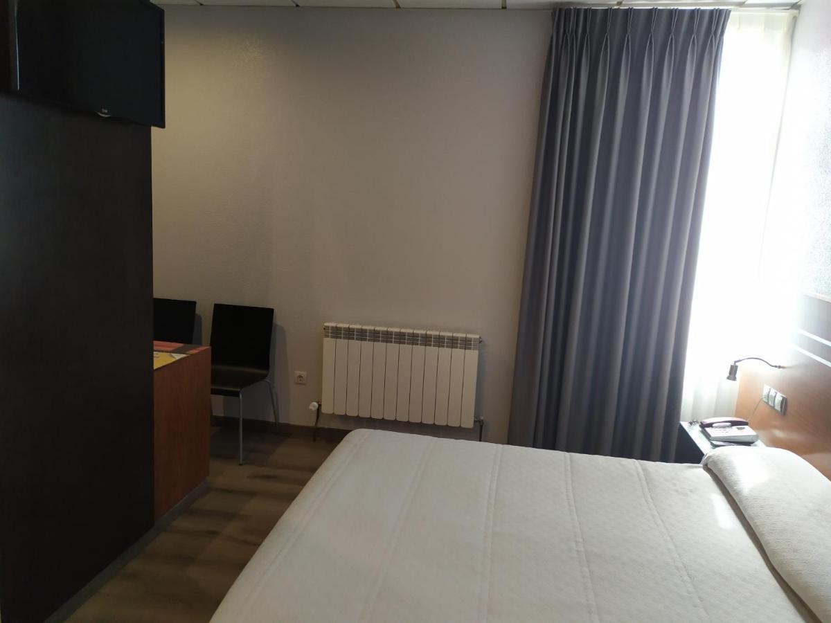 Motel Los Abedules Oviedo Zewnętrze zdjęcie