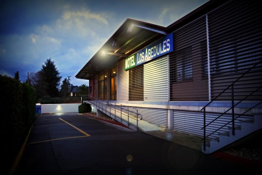 Motel Los Abedules Oviedo Zewnętrze zdjęcie