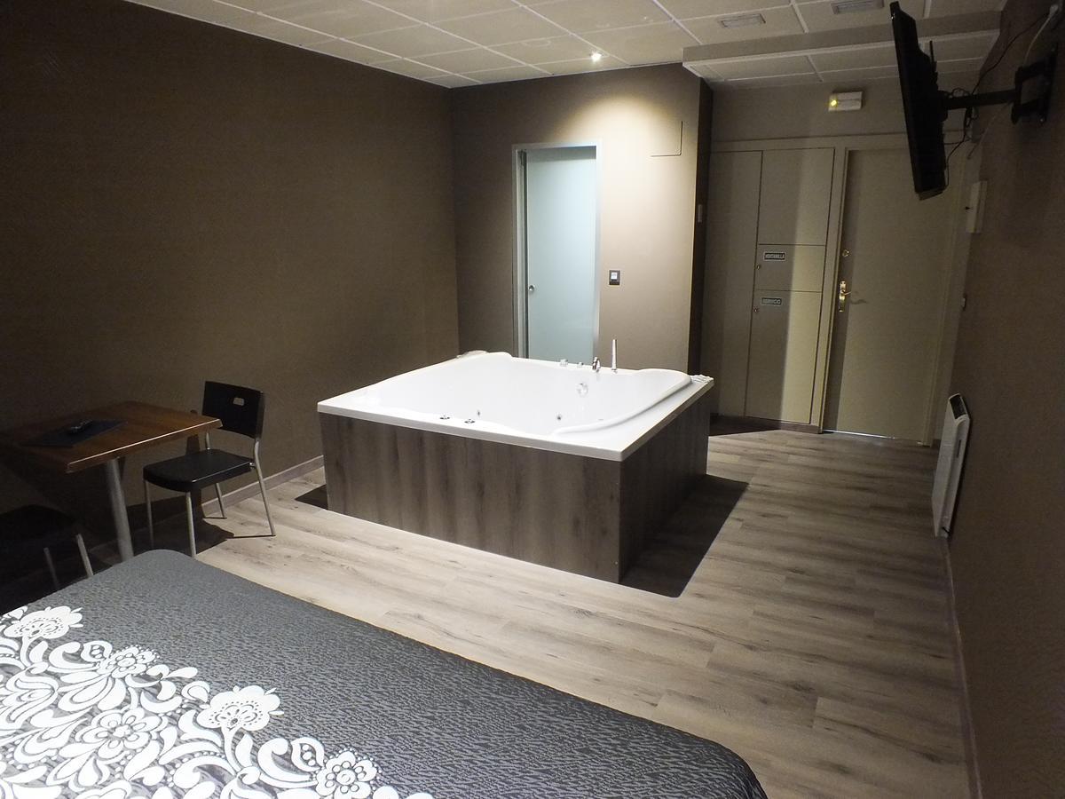 Motel Los Abedules Oviedo Zewnętrze zdjęcie