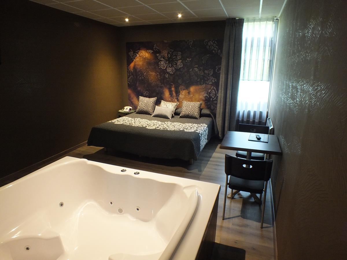 Motel Los Abedules Oviedo Zewnętrze zdjęcie